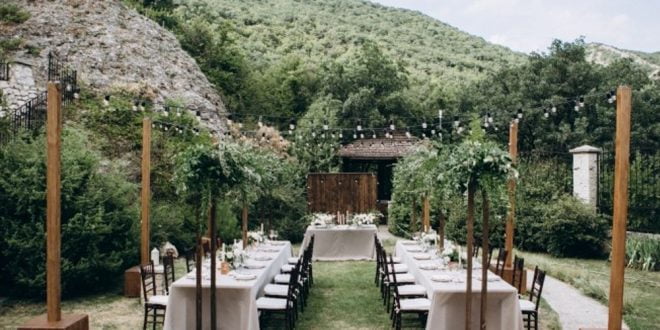 Gaya Pernikahan Rustic