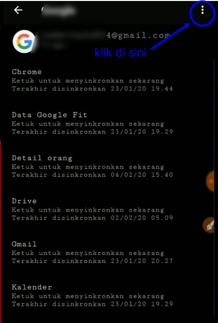 klik tiga titik di kanan atas lalu pilih sinkronkan sekarang