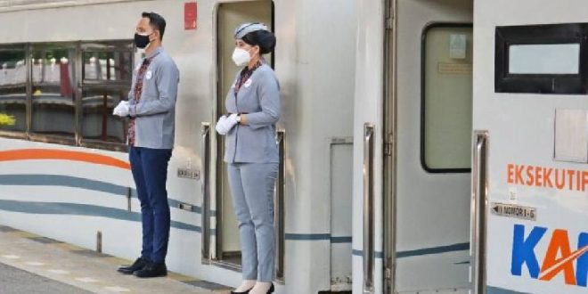 Gaji Pramugari Kereta Api - Tugas, Syarat dan Tunjangan